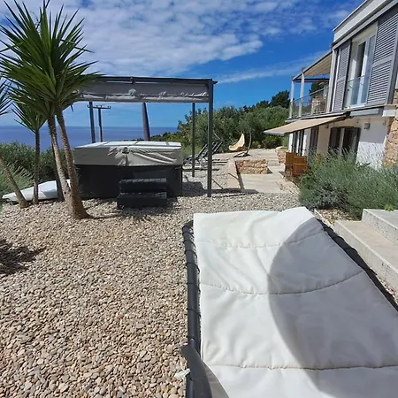 Ferienhaus Stjepan Suits And Jacuzzi